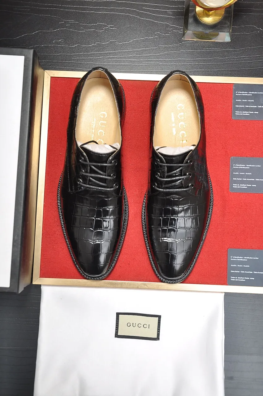 Men's shoes💰460💶Italy's top luxury men's shoes giant [GUCCI Gucci] has a new model 🍃Original European style🔰 Pleasant to the eye😍In order to make the shoes more durable and non-deformable🌀The production continues to follow traditional methods but there is still no lack of innovation💪The original cowhide is chosen for the leather♻️ Smooth, natural and exceptionally bright⭐Made of imported cowhide, the first choice of the rich 38-45 (45 customized)